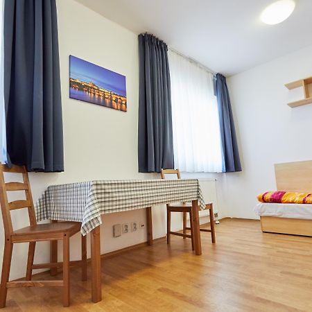 University Hotel Prague Exterior photo