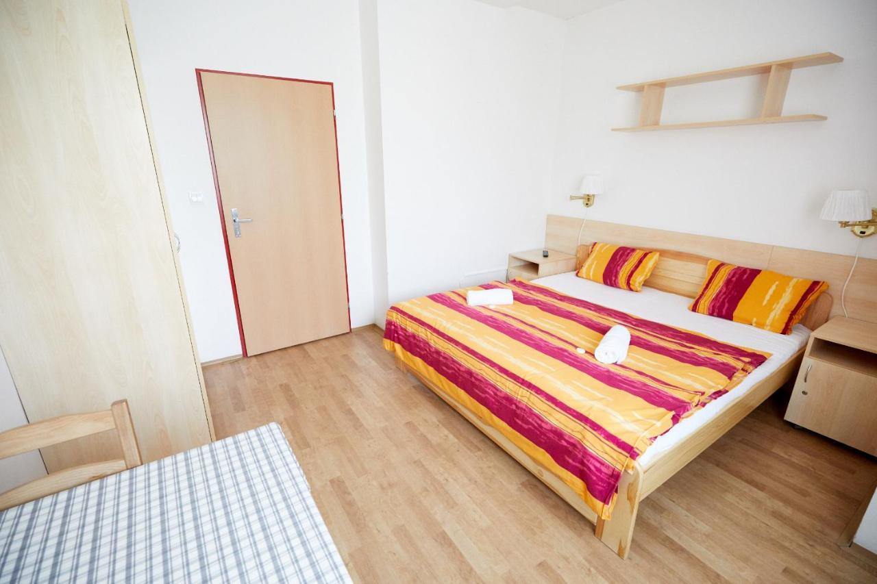 University Hotel Prague Exterior photo